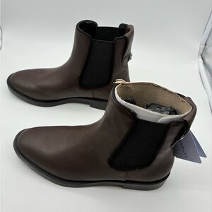 NWT Areosoles brown Chelsea boots